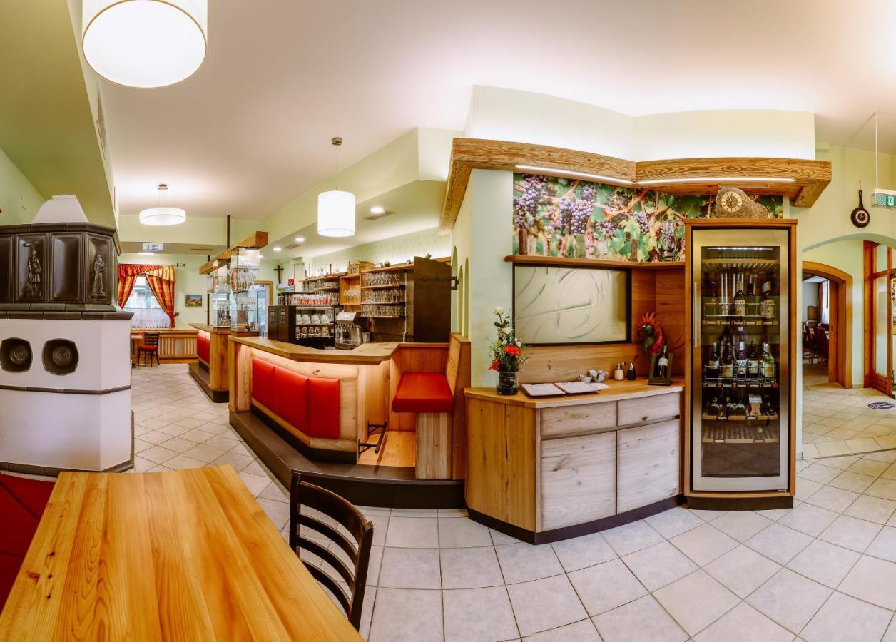 Hotel Freiensteinerhof Superior Sankt Peter-Freienstein エクステリア 写真